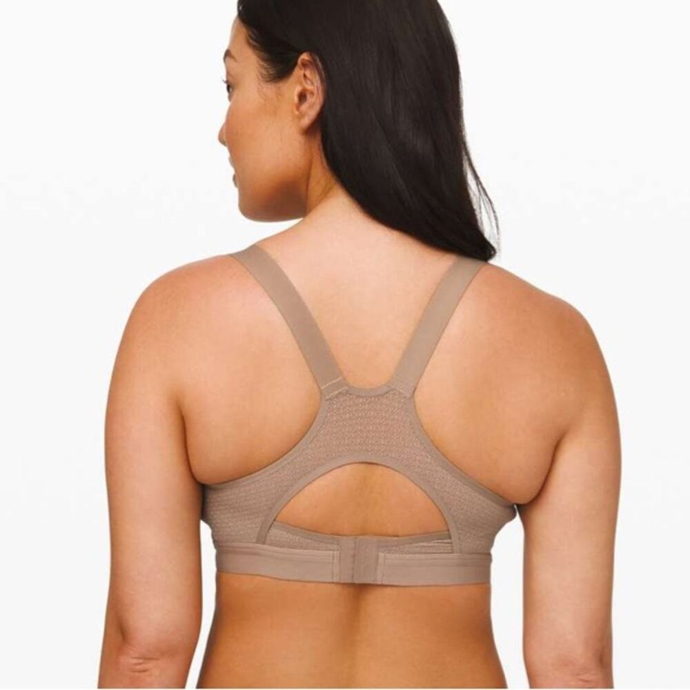 Lululemon Awake to Lace Wireless Bra in Soft Sand size 34E - Picture 2 of 9
